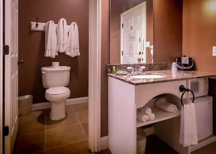 Depot Inn & Suites